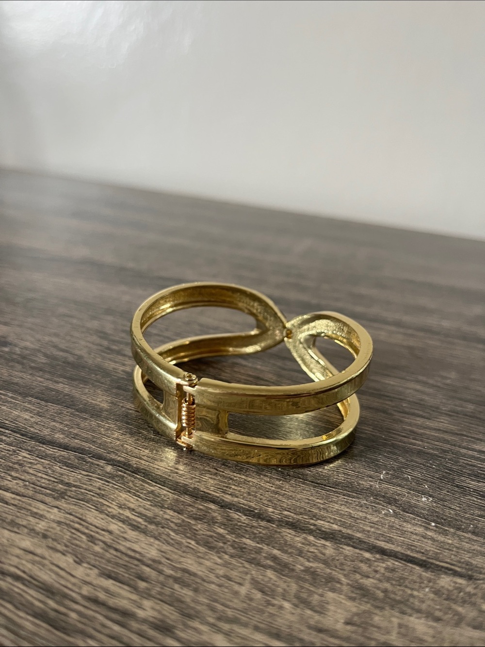 Clamp Gold Bracelet - Elegant Women's Jewelry
